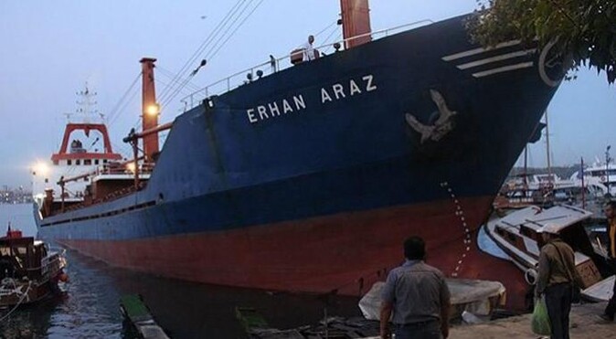 Beykoz&#039;da karaya oturan gemi korkuttu