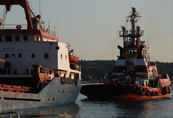 Beykoz&#039;da karaya oturan kuru yük gemisi kurtarıldı