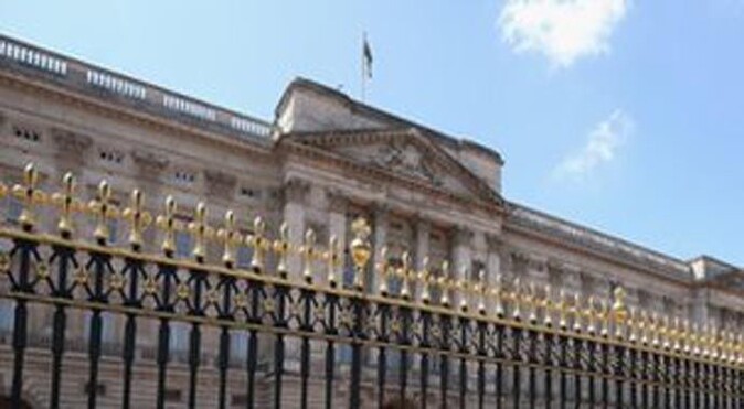 Buckingham Sarayı&#039;nda tutuklama