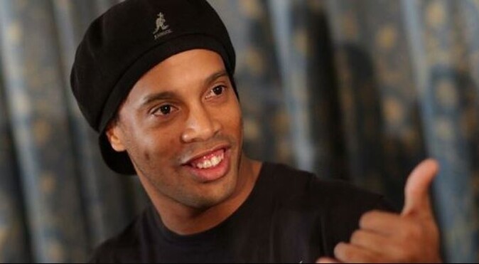 Ronaldinho&#039;dan çifte imza