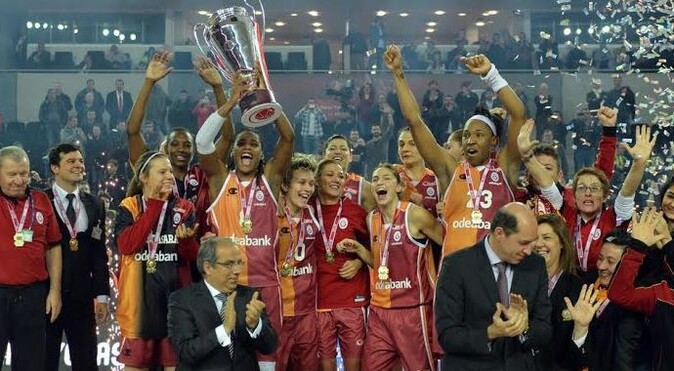 Olaylı maçta kupayı Galatasaray aldı 