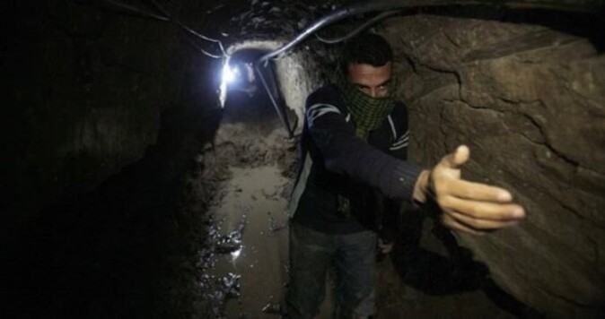 Gazze tünelinde akıma kapıldı