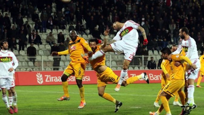 Eskişehirspor, Sivas&#039;ı 2 golle geçti
