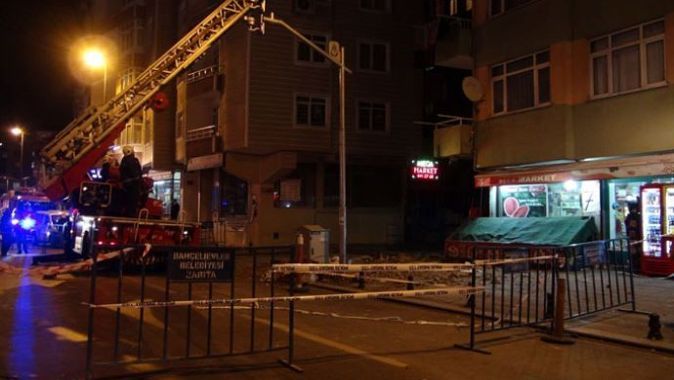 Bahçelievler&#039;de bir apartmanın balkonu çöktü: 2 yaralı