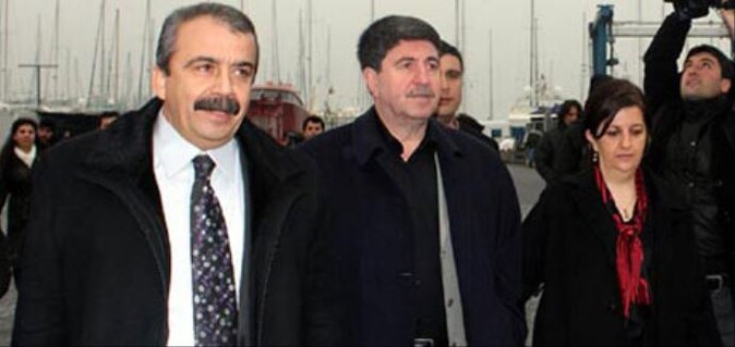 Sırrı Süreyyar Önder ve Leyla Zana İmralı&#039;ya gitti