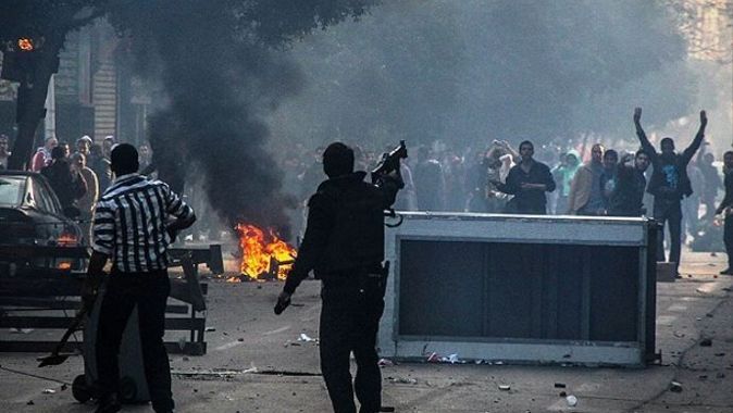 Mısır polisi, gerçek mermi kullandı: 50 ölü