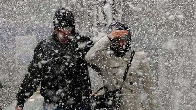 Edirne&#039;de kar yağışı başladı, İstanbul alarmda