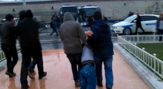 Taksim&#039;de izinsiz gösteri: 6 gözaltı