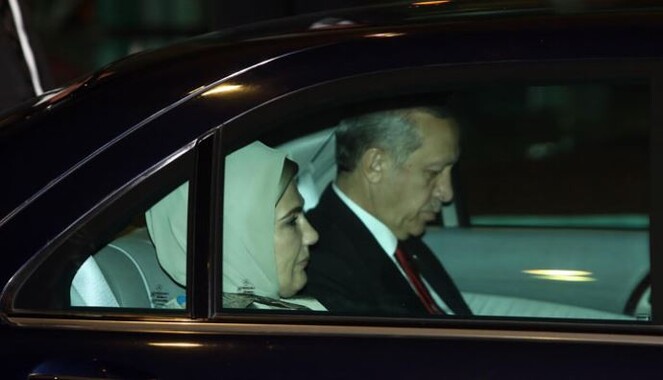 Başbakan Erdoğan&#039;a Singapur&#039;da askeri törenle karşılama