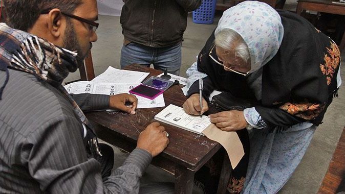 Bangladeş&#039;teki olaylı seçimin kazanını belli oldu