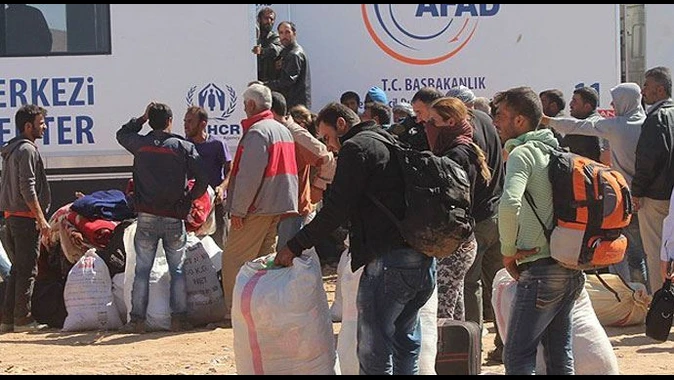 Türkiye&#039;den Kobani&#039;ye 634 araçlık insani yardım