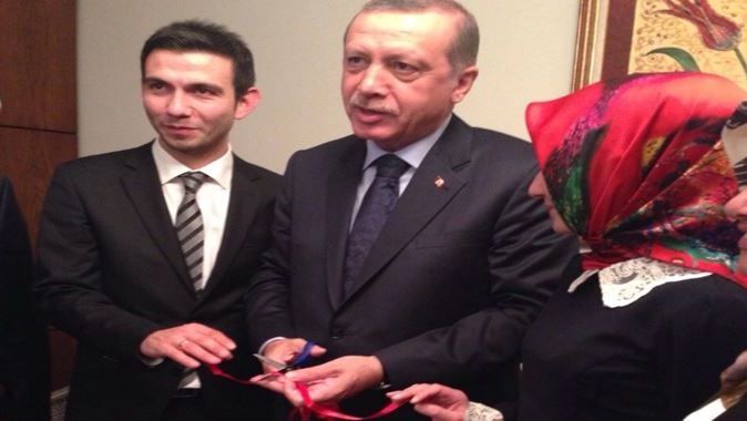 Nişan yüzüklerini Erdoğan taktı