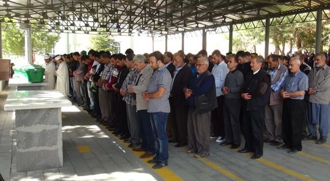 Gaziantep&#039;te silahlı kavgada ölen 3 kişi toprağa verildi