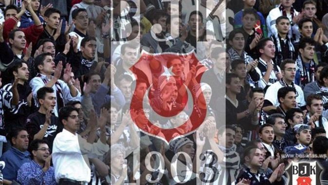 Beşiktaş taraftarından Arnavutluk ve Kosova&#039;ya destek