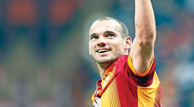 Sneijder, Fenerbahçe&#039;yi yıkan 2 golü için &#039;çocukluk hayalimdi&#039; dedi