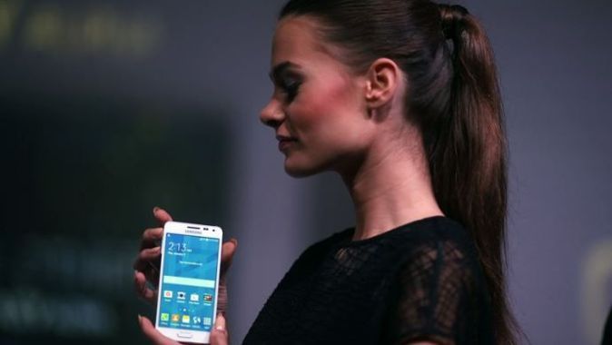 Samsung&#039;dan iPhone&#039;a ters köşe! Öyle bir ürün üretti ki...