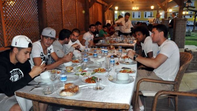 Kayserispor&#039;da futbolculara moral yemeği