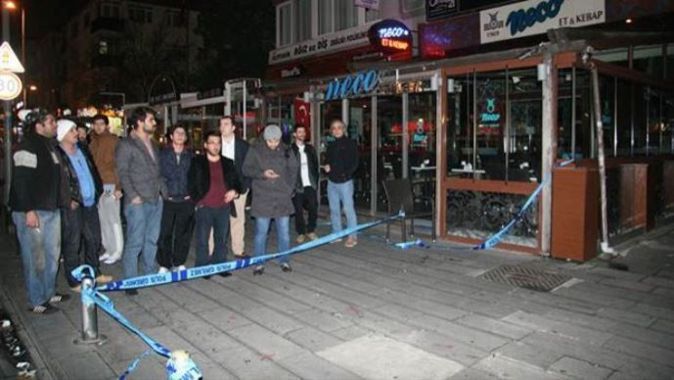 İstanbul&#039;da bıçaklı dehşet: 3 kişiyi yaraladı