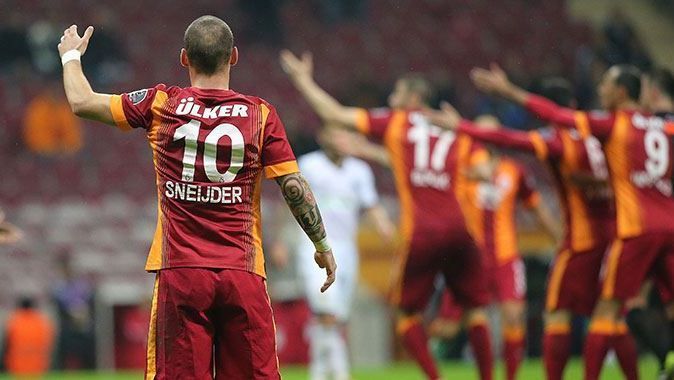 Sneijder Galatasaray&#039;dan ayrılıyor mu?