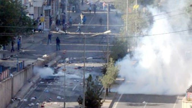 Diyarbakır&#039;da gösteriler devam ediyor