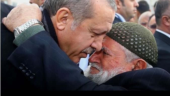 Şehit babası Erdoğan&#039;ı duygulandırdı