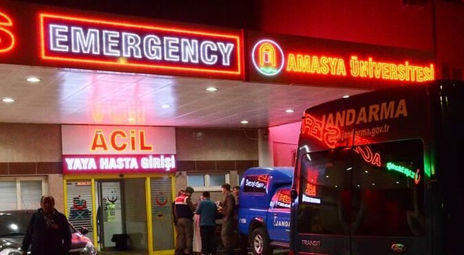 Amasya&#039;da askeri araç kaza yaptı: 10 yaralı