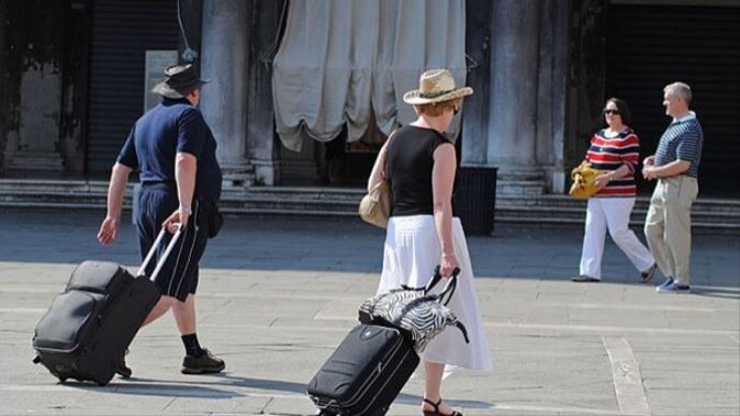 Venedik&#039;te tekerlekli bavul yasağı