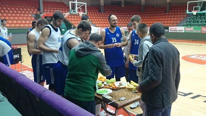 Partizan&#039;a baklava jesti