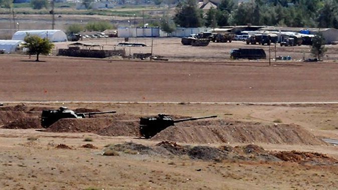 Türkiye sınırında tank hareketliliği