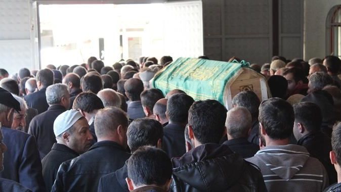 Elazığ&#039;daki maden ocağında hayatını kaybeden işçi toprağa verildi