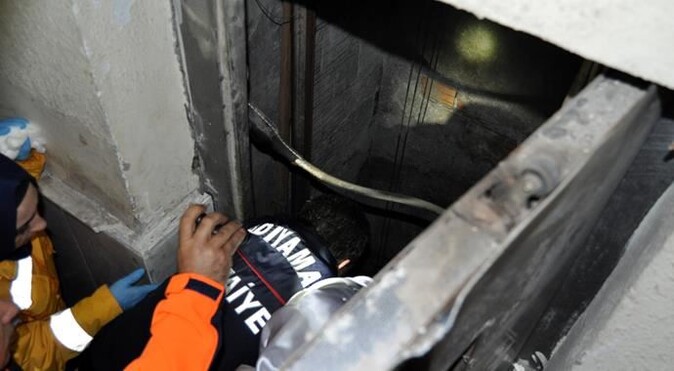 Asansör boşluğuna düşen 8 yaşındaki çocuk öldü
