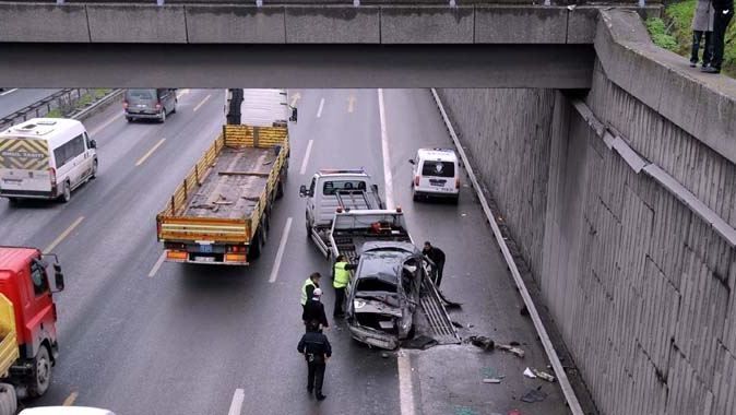 İstanbul&#039;da korkunç kaza, TEM&#039;e uçtu!