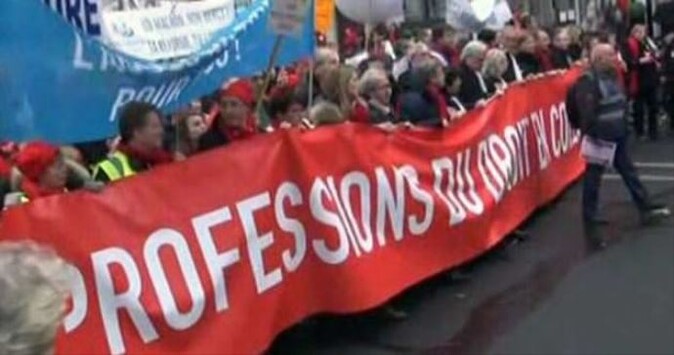 Binlerce Fransız avukattan protesto