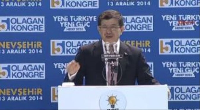Davutoğlu&#039;na Osmanlıca pankart sürprizi