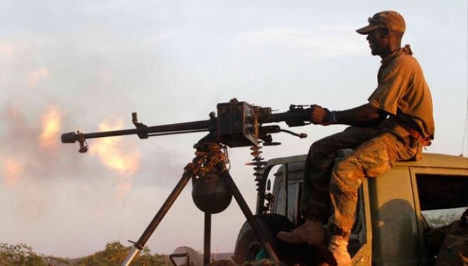 Somali&#039;de askeri üsse saldırı: 10 ölü