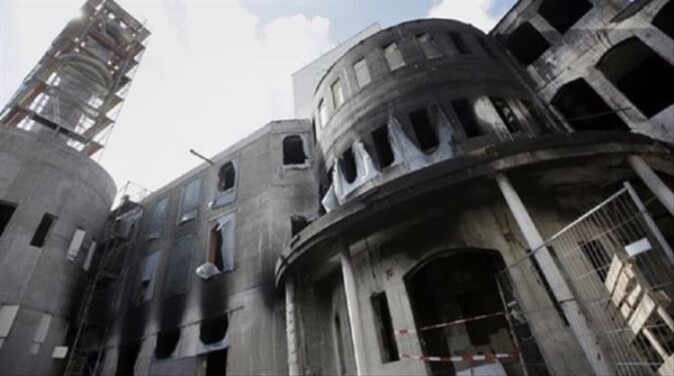 Hollanda&#039;da camiye havai fişekli saldırı