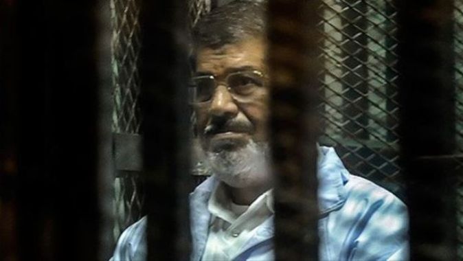 Mursi dua etti Sisi&#039;nin hakimi amin dedi!