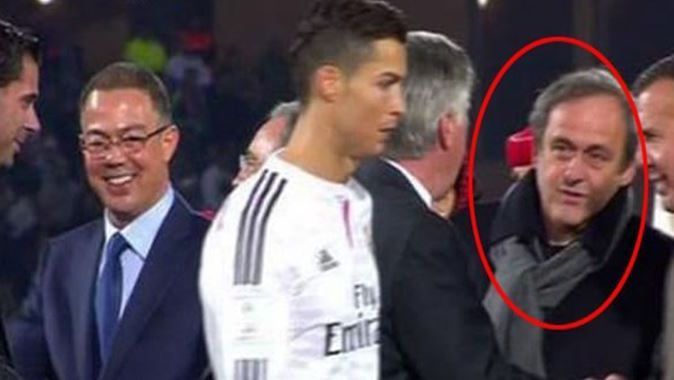 Cristiano Ronaldo,Platini&#039;nin elini sıkmadı