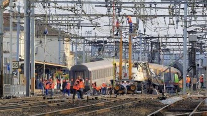 İtalya&#039;da yüksek hızlı trene sabotaj!