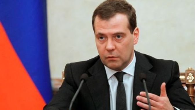 Medvedev&#039;den kriz açıklaması