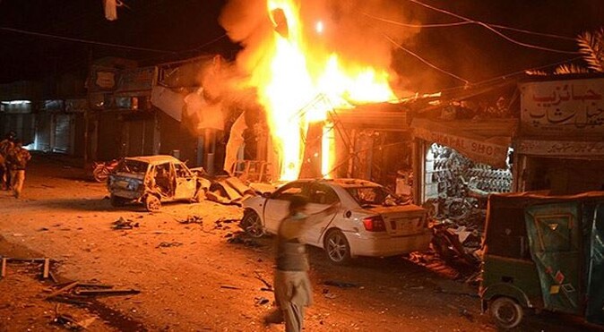 Pakistan&#039;da bombalı saldırı: 30 yaralı