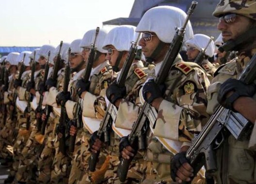 İran&#039;da askeri tatbikat
