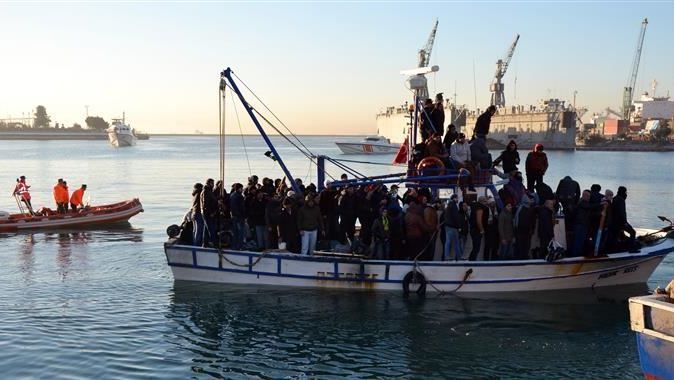 Mersin Körfezi&#039;nde 241 kaçak göçmen yakalandı