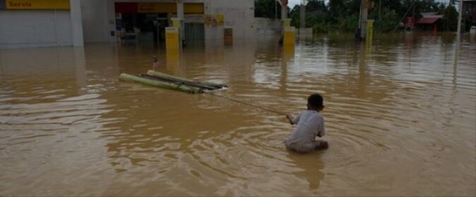 Malezya&#039;yı muson vurdu: 5 ölü