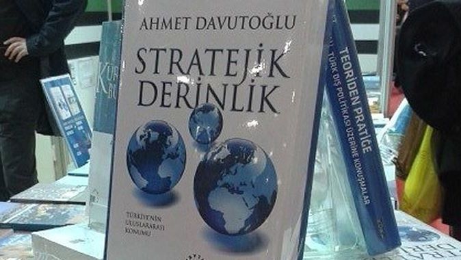 Davutoğlu&#039;nun kitabına korsan önlemi