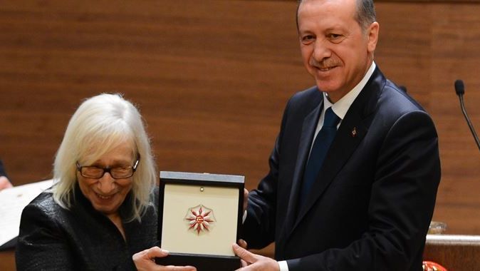 Alev Alatlı konuştu, Emine Erdoğan ağladı!