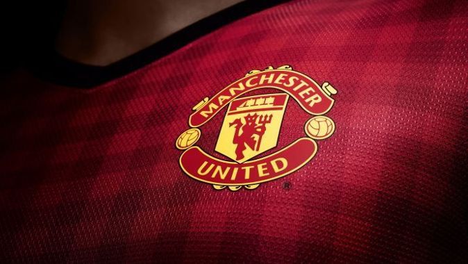 Manchester United, savunma için servet değerinde para ayırdı
