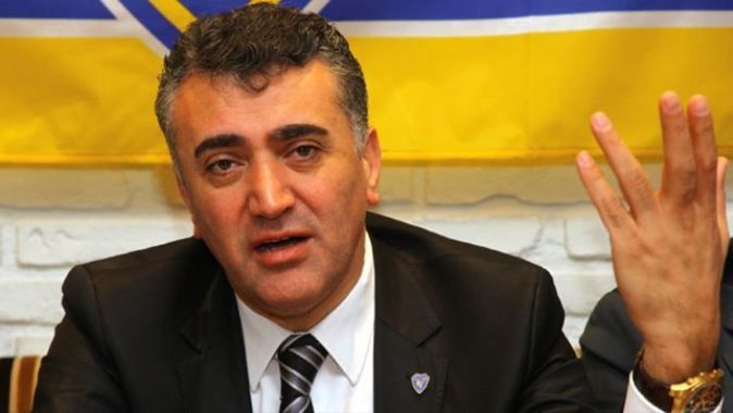 Bucaspor başkanı Hüsnü Kaya, eski başkanları topa tuttu