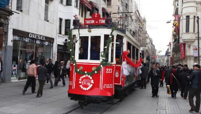 İstanbul tramvayları 100. yaşını kutluyor