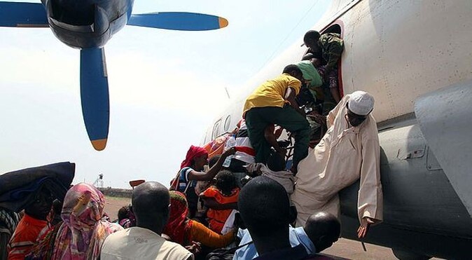 Bin müslüman Kamerun ve Nijer&#039;e tahliye edildi